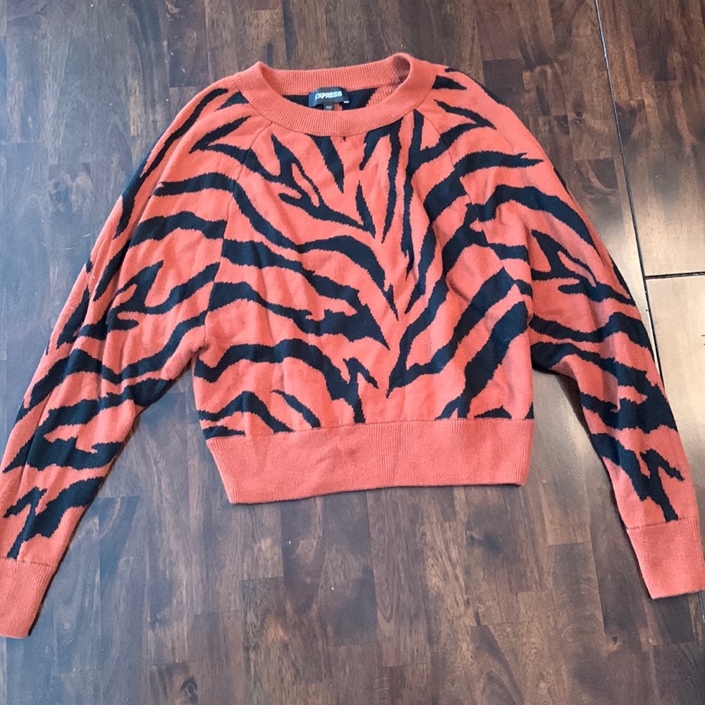 EUC Express Caramel and black animal print cropped a sweater, XS, like new!